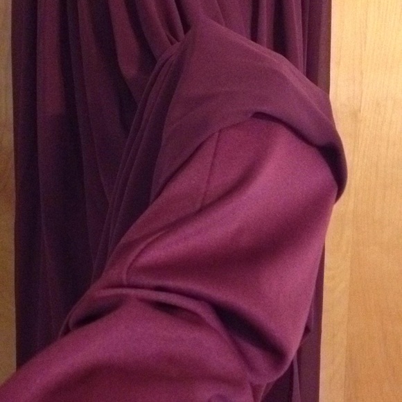 High neck Gown - Picture 6 of 8